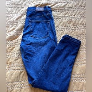 Madewell 31 10” High Riser Skinny Skinny Jean- in preloved good condition!